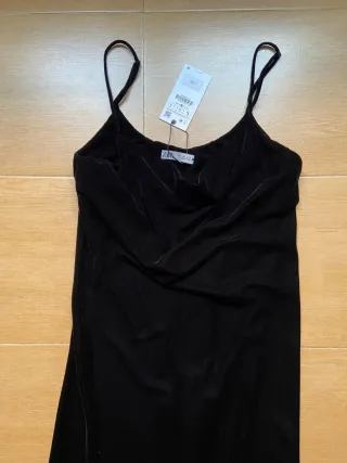 Vestido negro terciopelo Zara