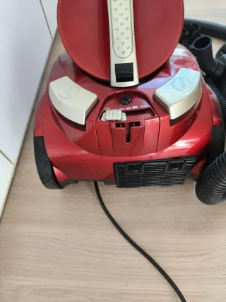 Aspiradora Dirt Devil Roja 2300W