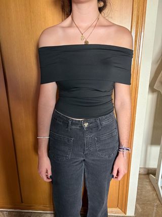 Top negro escotado