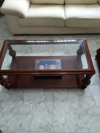 Mesas de centro de madera y cristal