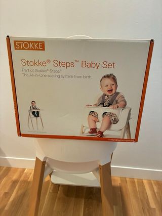 TRONA STOKKE STEPS BLANCO MADERA COJÍN GRIS