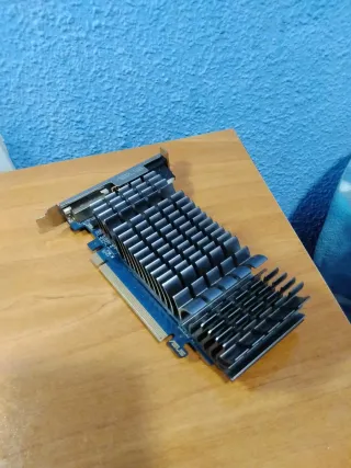 Tarjeta Gráfica ASUS Nvidia 2GB HDMI PCI Express