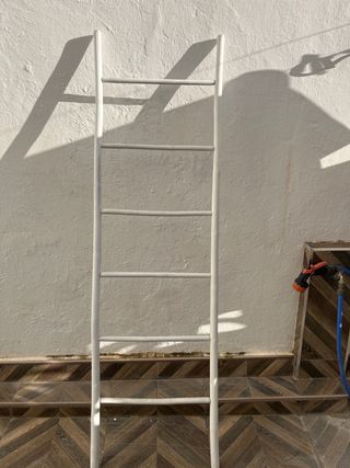 Escalera blanca decorativa 55 x1,90