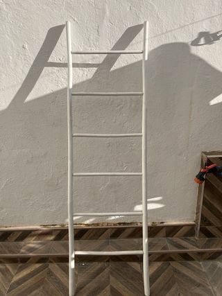 Escalera blanca decorativa 55 x1,90