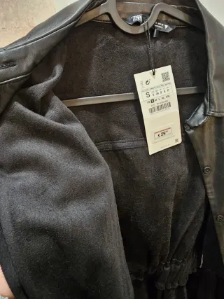 Vestido negro efecto cuero