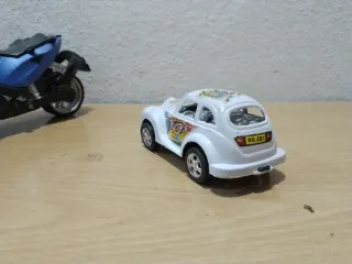MOTO 3 RUEDAS DE metal y 2 coches plástico