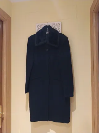 Abrigo negro cuello pelo