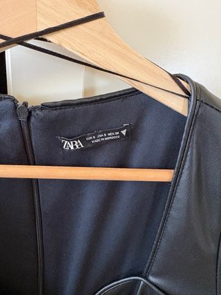 Vestido negro Zara manga larga