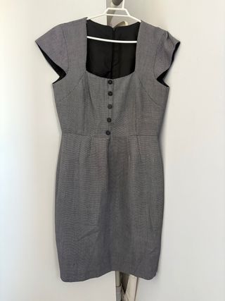 Vestido gris y negro
