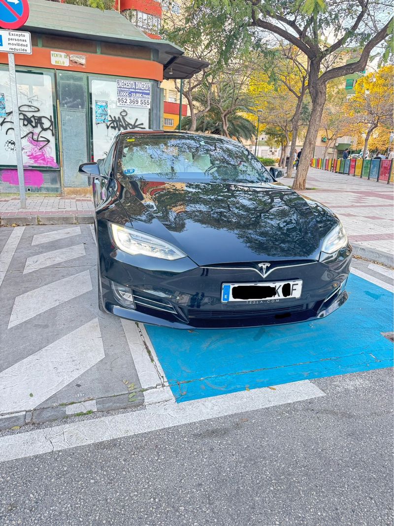 Tesla Model S 2019 - foto 1