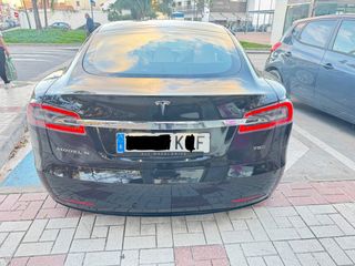 Tesla Model S 2019