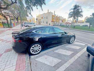 Tesla Model S 2019