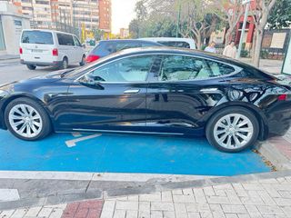 Tesla Model S 2019