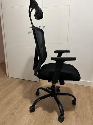 Silla de oficina ergonómica con reposacabezas