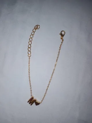 Pulsera M con corazón