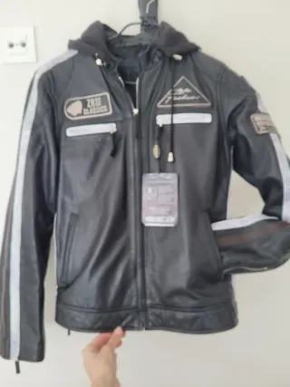 Chaqueta de piel ZRM Classics con capucha