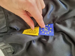 Chaqueta de piel ZRM Classics con capucha