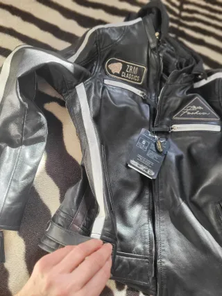 Chaqueta de piel ZRM Classics con capucha