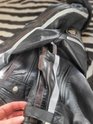 Chaqueta de piel ZRM Classics con capucha