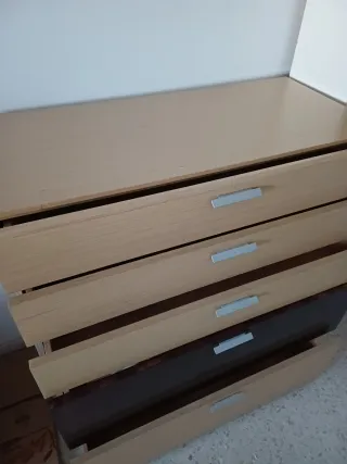 Cajonera de madera y plástico