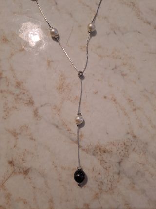 Collane con perle bianche e nere