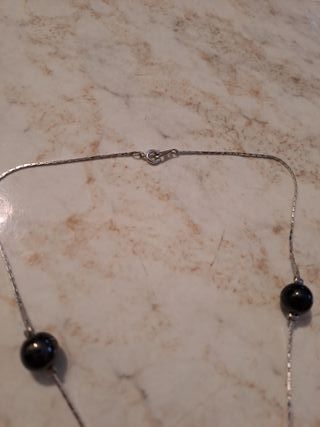 Collane con perle bianche e nere