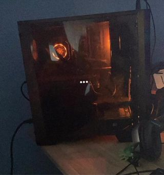 PC Gaming Negro y Naranja