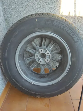 Rueda nueva Michelin 215/70R16 100H Hyundai IX35