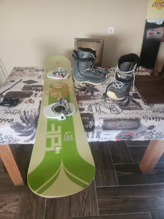 Equipo de Snowboard: Tabla y Botas