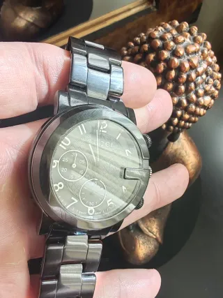 Precioso Reloj Gucci Negro y Plateado