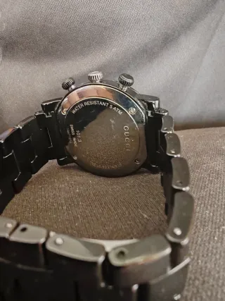 Precioso Reloj Gucci Negro y Plateado