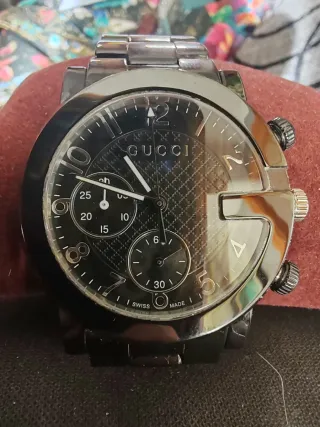 Precioso Reloj Gucci Negro y Plateado