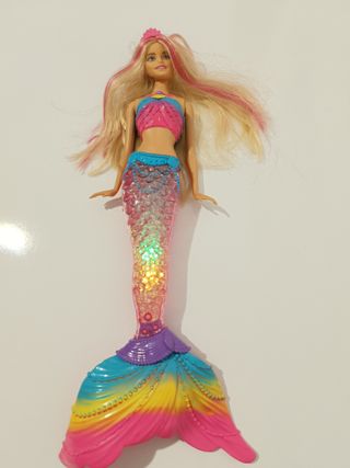 Barbie Sirena Luces Arcoíris Dreamtopia