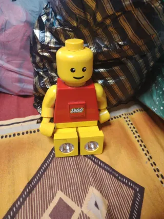 Linterna Muñeco Lego Amarillo y Rojo