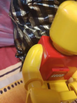 Linterna Muñeco Lego Amarillo y Rojo