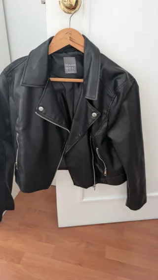 Chaqueta cuero negra Talla M