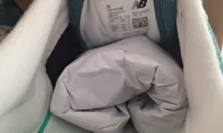 Zapatillas New Balance Teal y Blanco