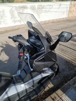 Sym Cruisym 125 E5 TCS Maxi Scooter