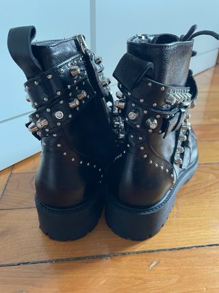 Botines Zara Tachuelas y Hebillas