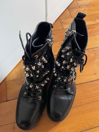 Botines Zara Tachuelas y Hebillas