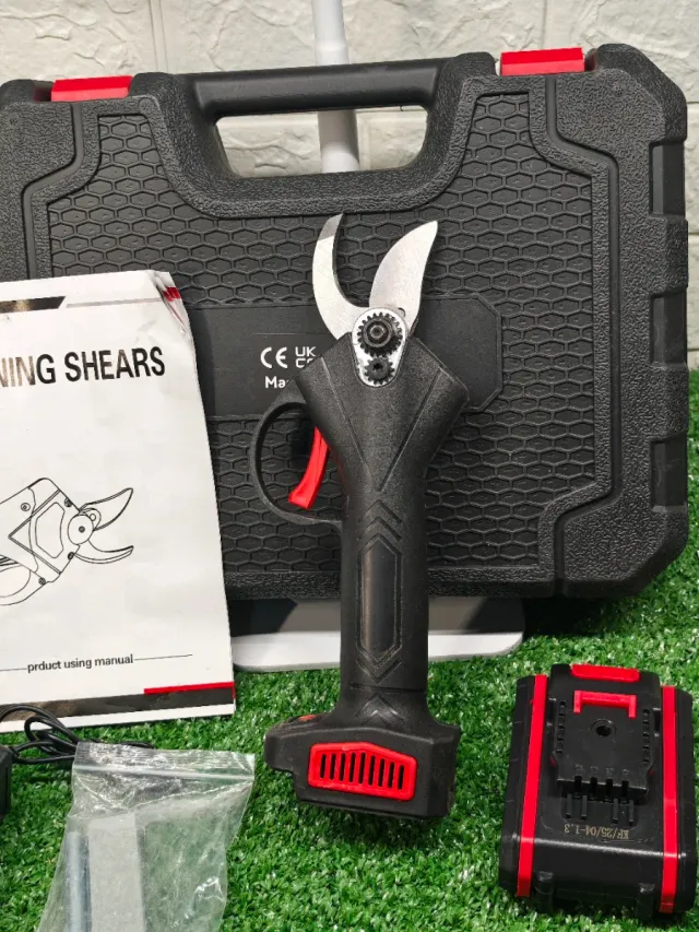 Forbici da Potatura Elettriche Professionali 30mm 2 Batterie