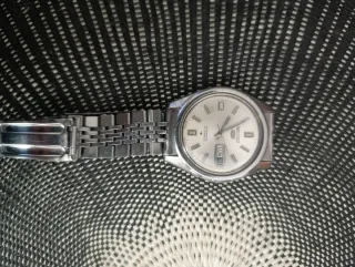 Relógio 3 Seikos 1 tissot automáticos.