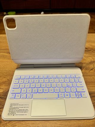 Custodia con tastiera per iPad Pro e Air da 11"