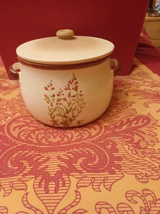 Pentola in coccio decorata