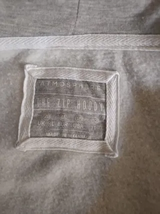 Sudadera gris con capucha y cremallera Talla XL