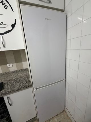 Cocina completa con electrodomésticos. Por reforma