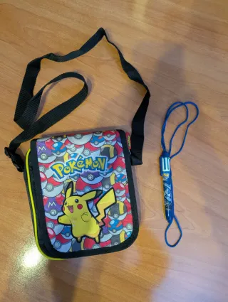 Bandolera y Bolígrafo Pokémon LEER