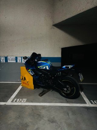Suzuki GSX-R 750 2015 Azul con 42 mil km
