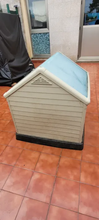 Caseta perro grande exterior beige