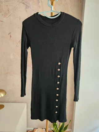 Vestido negro mujer botones decorativos
